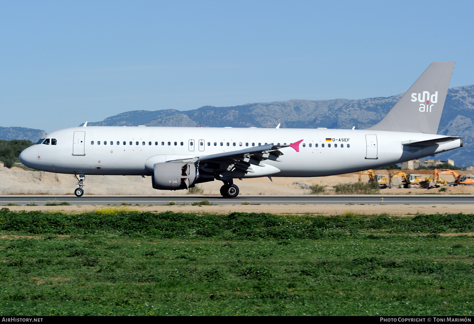 Aircraft Photo of D-ASEF | Airbus A320-214 | Sundair | AirHistory.net #427663