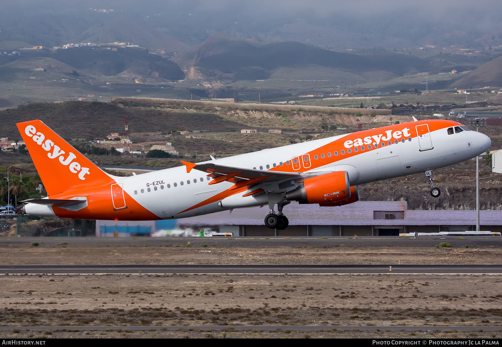 Aircraft Photo of G-EZUL | Airbus A320-214 | EasyJet | AirHistory.net #427773
