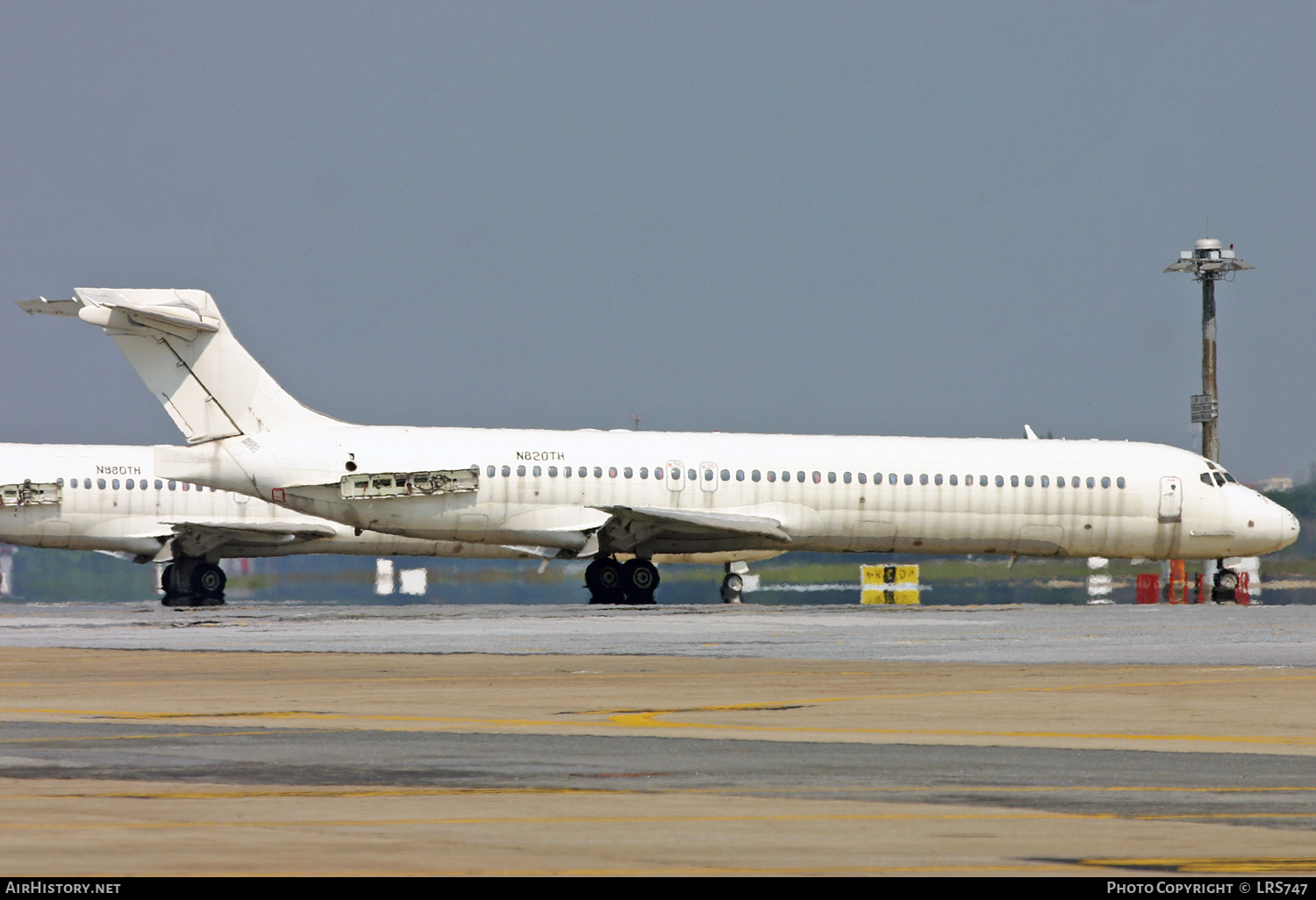 Aircraft Photo of N820TH | McDonnell Douglas MD-87 (DC-9-87) | AirHistory.net #427778