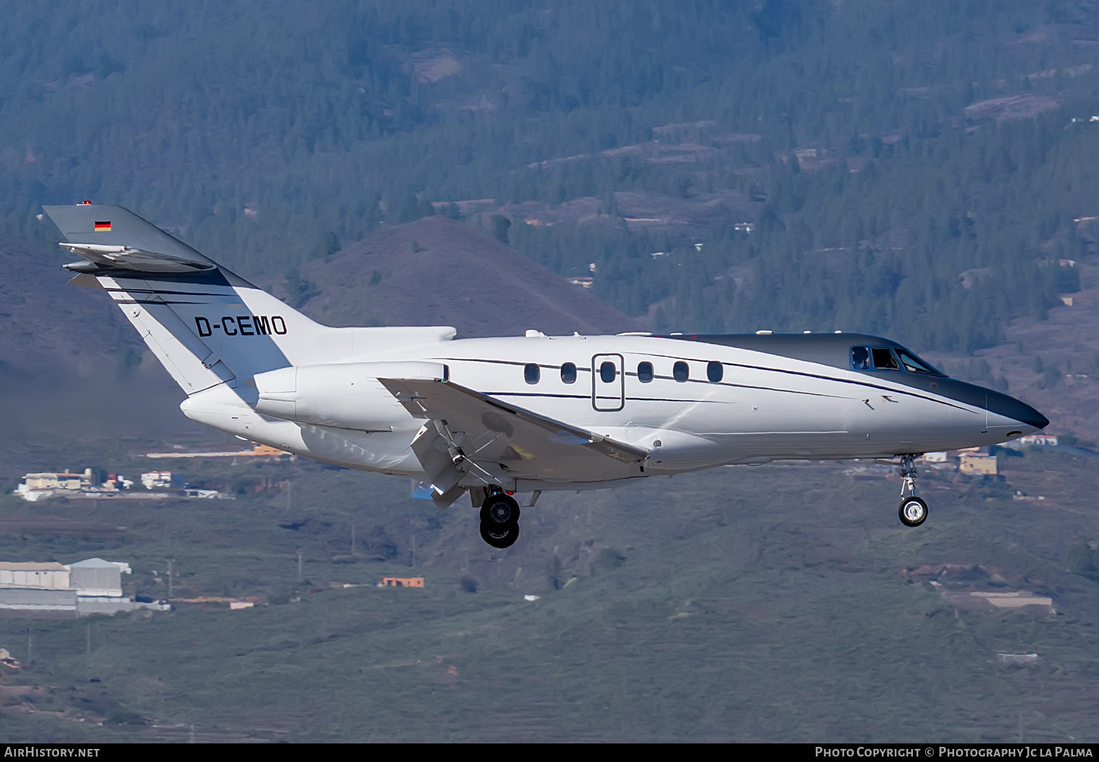 Aircraft Photo of D-CEMO | Hawker Beechcraft 750 | AirHistory.net #427814