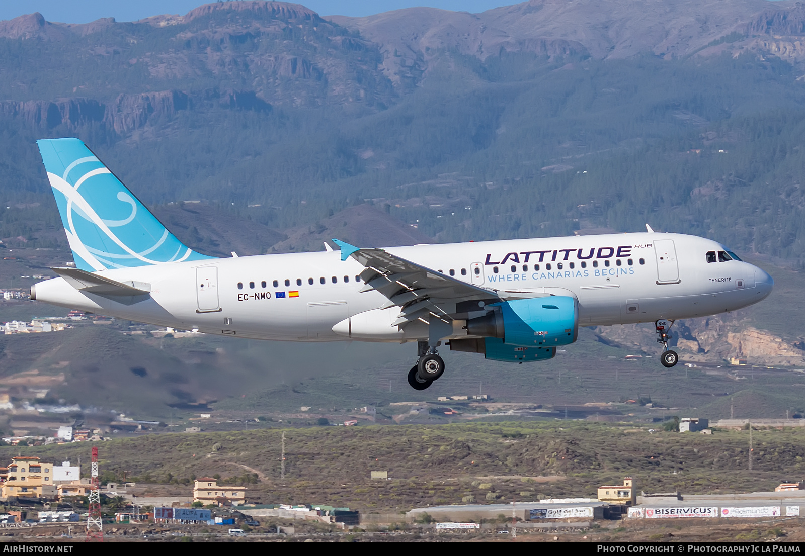 Aircraft Photo of EC-NMO | Airbus A319-115 | Lattitude Hub | AirHistory.net #427855