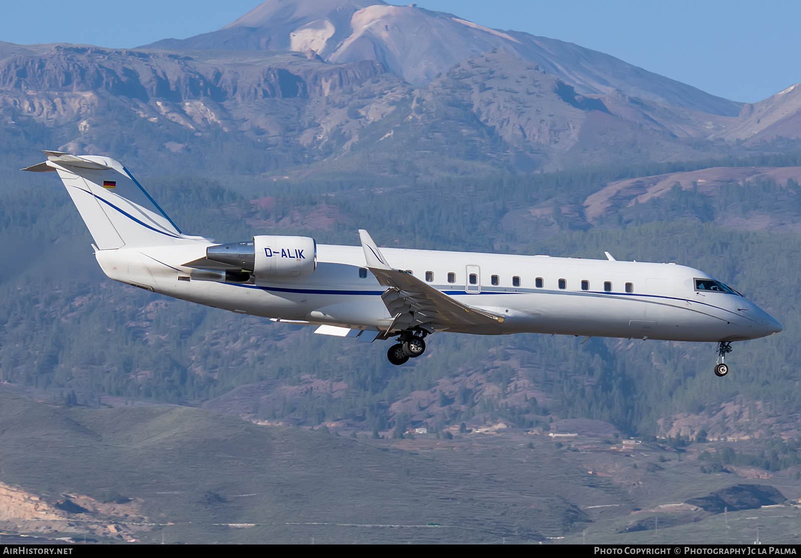 Aircraft Photo of D-ALIK | Bombardier Challenger 850 (CRJ-200SE/CL-600-2B19) | AirHistory.net #427863