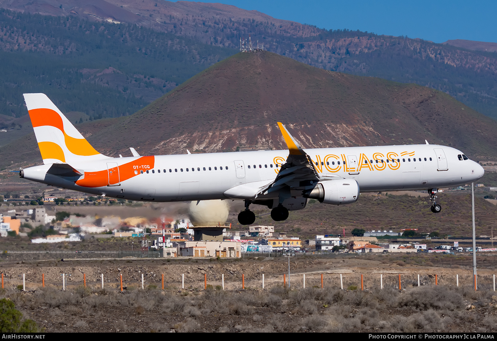 Aircraft Photo of OY-TCG | Airbus A321-211 | Sunclass Airlines | AirHistory.net #427868