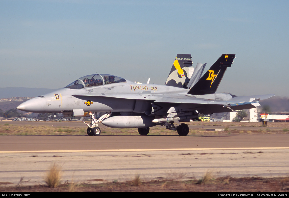 Aircraft Photo of 164651 | McDonnell Douglas F/A-18D Hornet | USA - Marines | AirHistory.net #427917