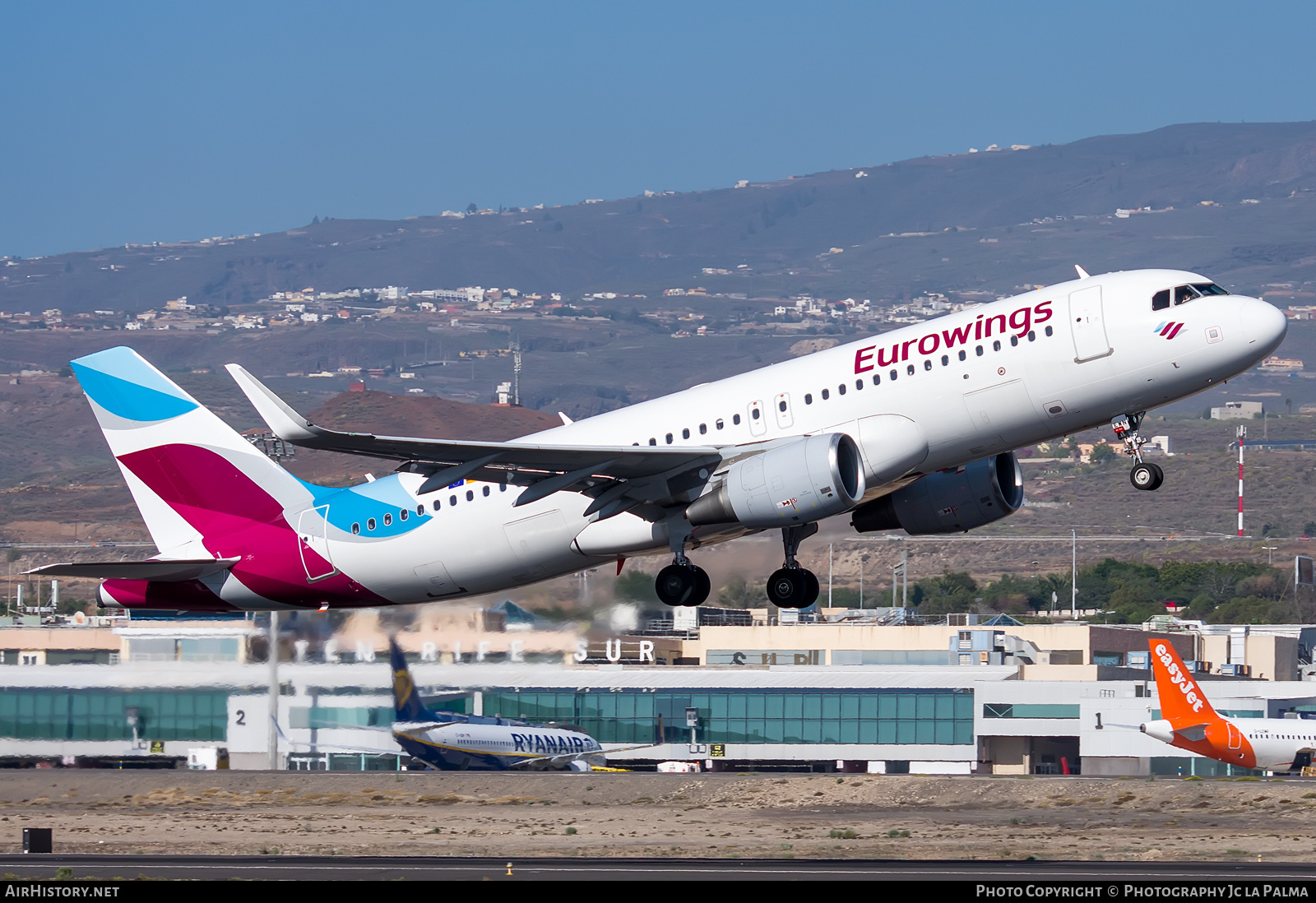 Aircraft Photo of D-AEWN | Airbus A320-214 | Eurowings | AirHistory.net #427920