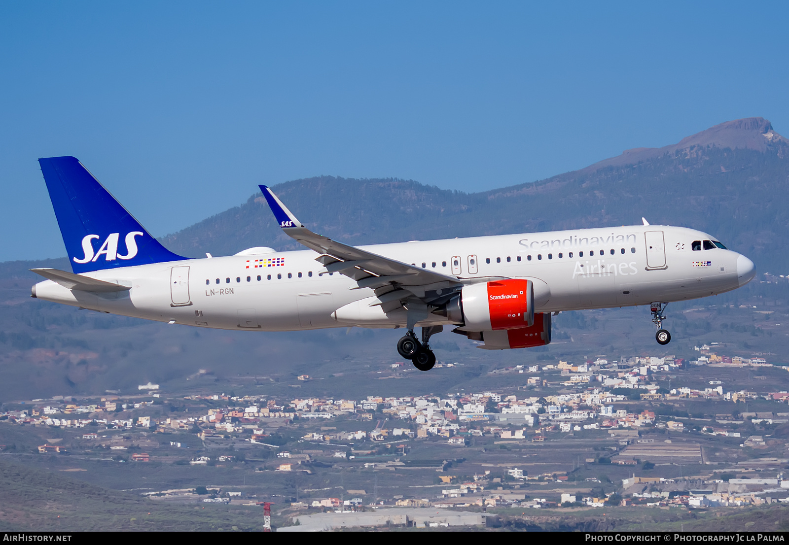 Aircraft Photo of LN-RGN | Airbus A320-251N | Scandinavian Airlines - SAS | AirHistory.net #428046