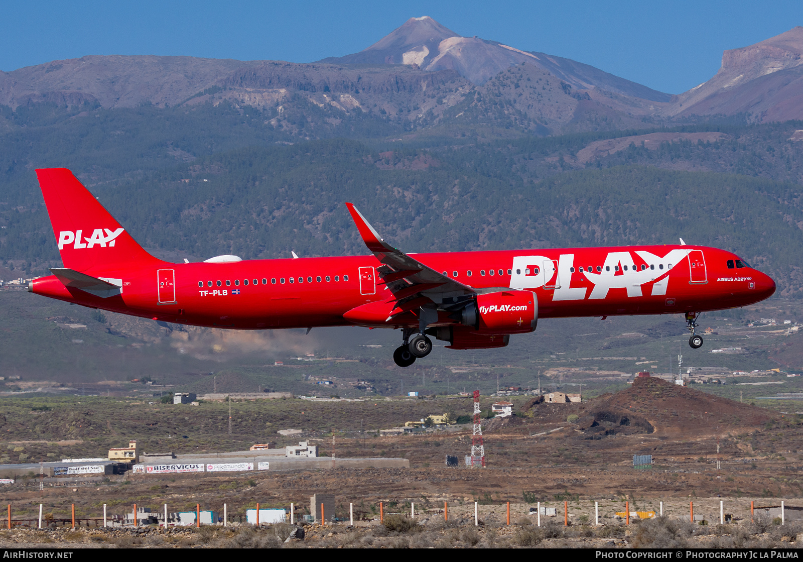 Aircraft Photo of TF-PLB | Airbus A321-251N | Play | AirHistory.net #428097