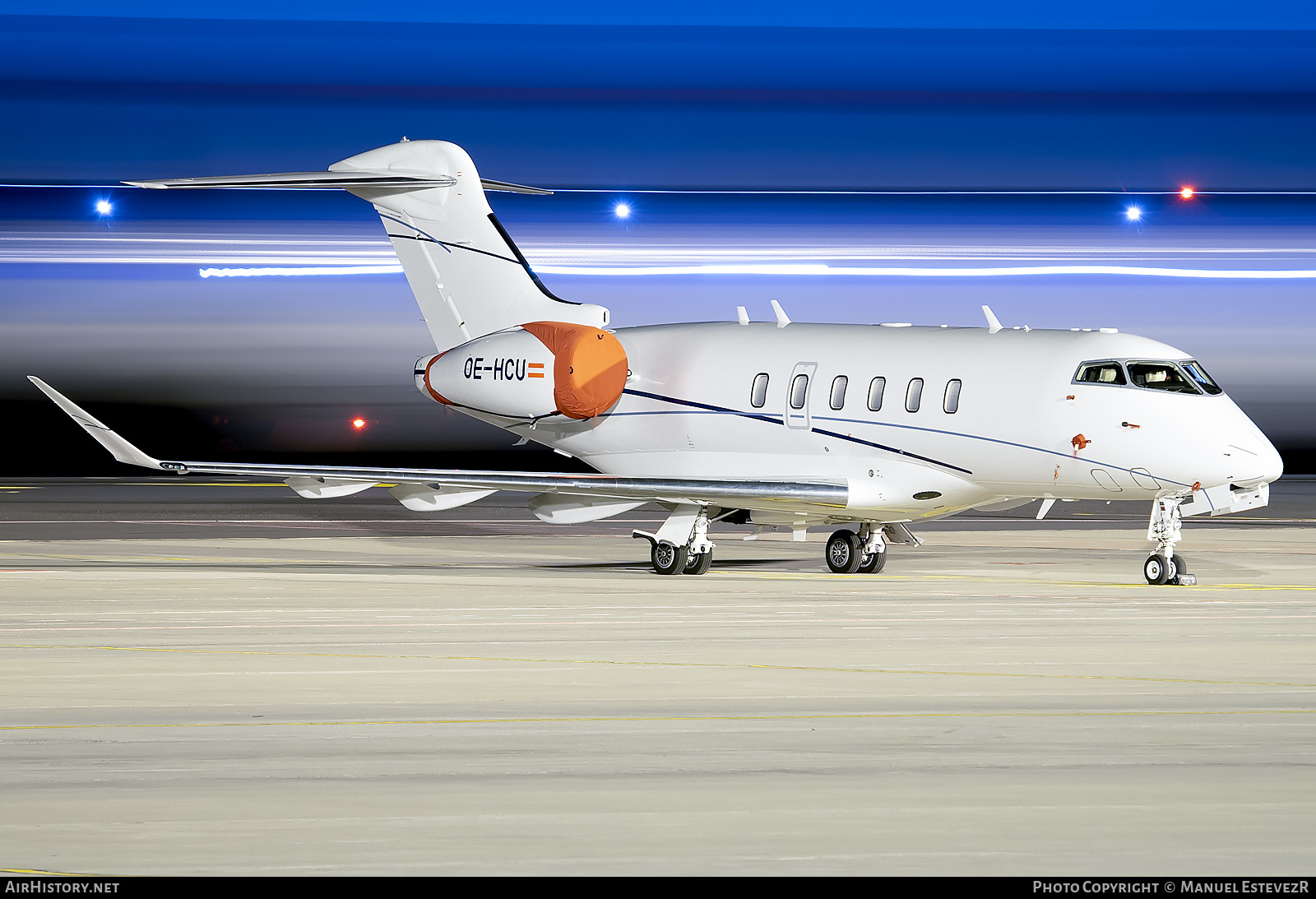 Aircraft Photo of OE-HCU | Bombardier Challenger 350 (BD-100-1A10) | AirHistory.net #428243
