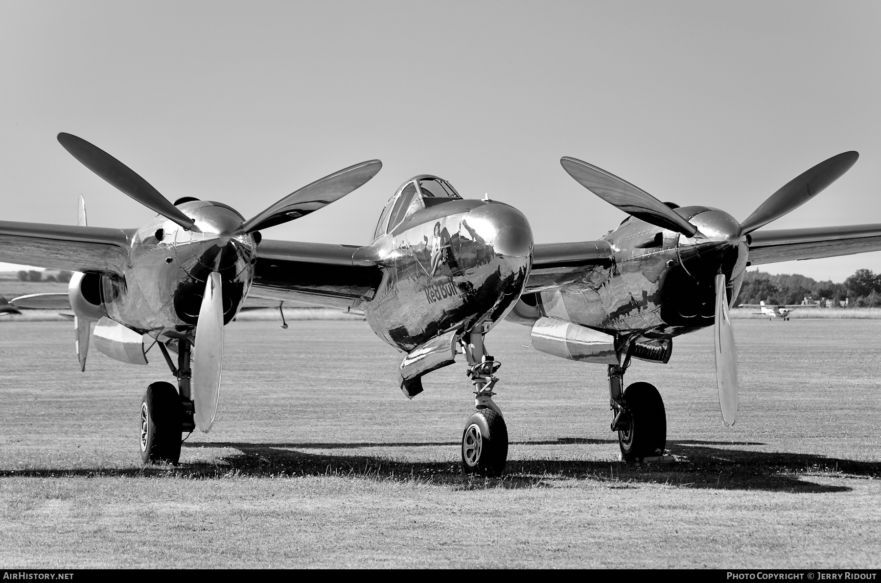 Aircraft Photo of N25Y | Lockheed P-38L Lightning | Red Bull | AirHistory.net #428253