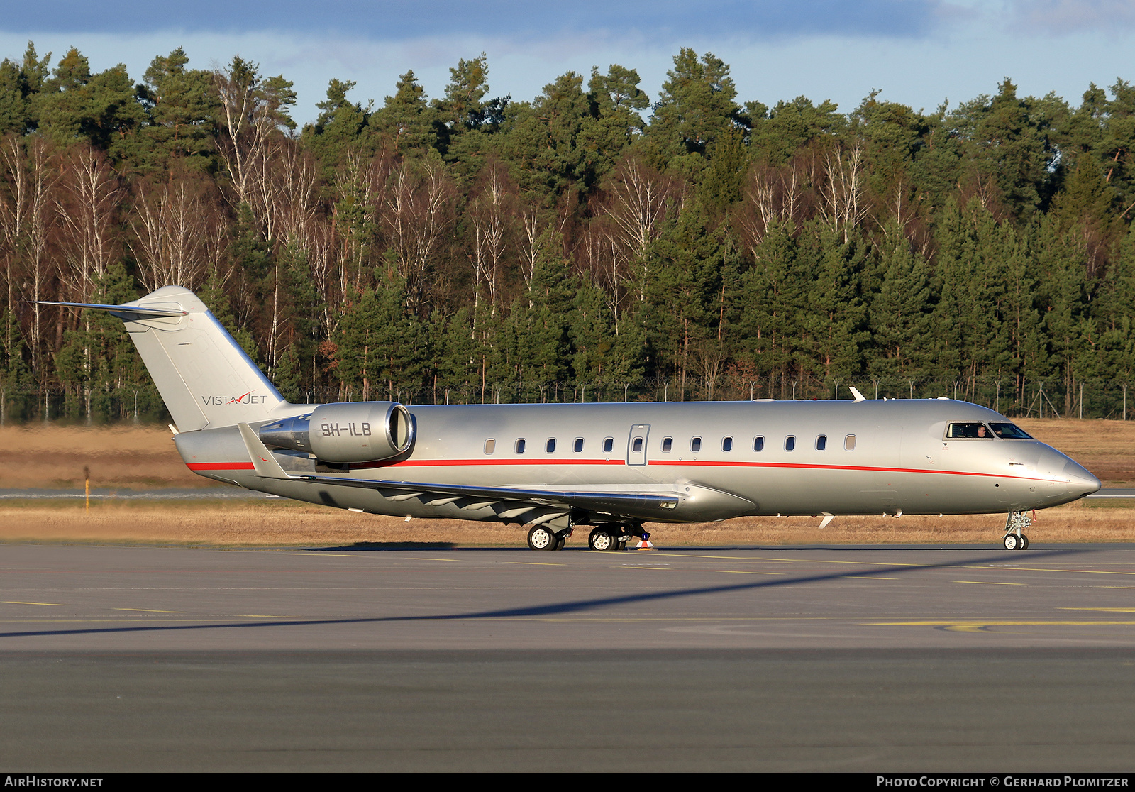 Aircraft Photo of 9H-ILB | Bombardier Challenger 850 (CRJ-200SE/CL-600-2B19) | VistaJet | AirHistory.net #428275