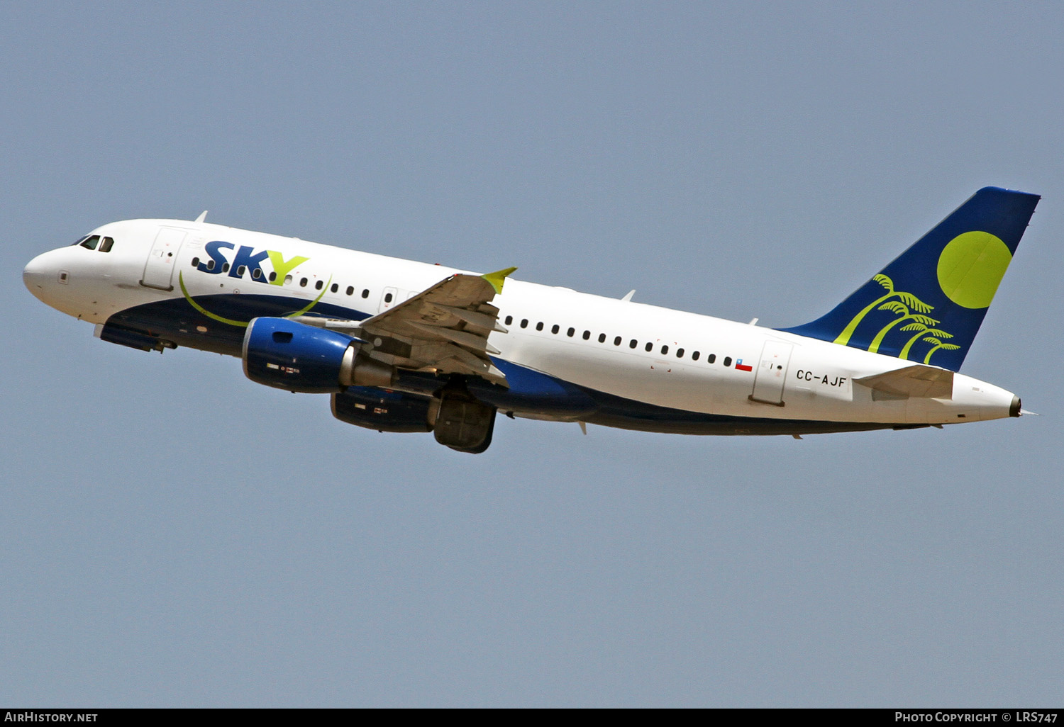 Aircraft Photo of CC-AJF | Airbus A319-111 | Sky Airline | AirHistory.net #428300