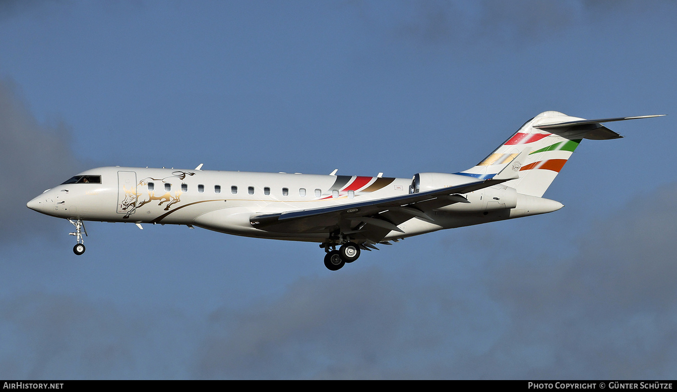 Aircraft Photo of VP-CNA | Bombardier Global Express (BD-700-1A10) | AirHistory.net #428305