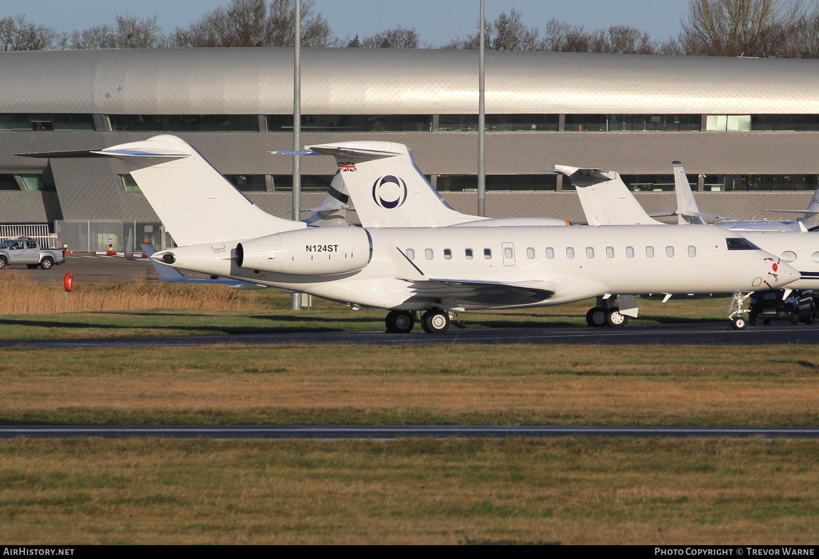Aircraft Photo of N124ST | Bombardier Global 6000 (BD-700-1A10) | AirHistory.net #428407