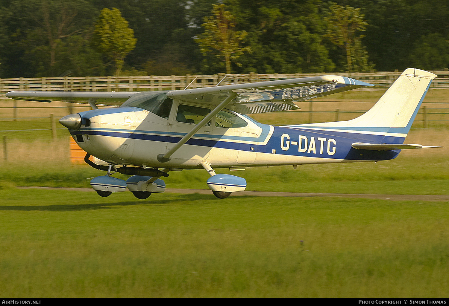 Aircraft Photo of G-DATG | Reims F182P Skylane | AirHistory.net #428416