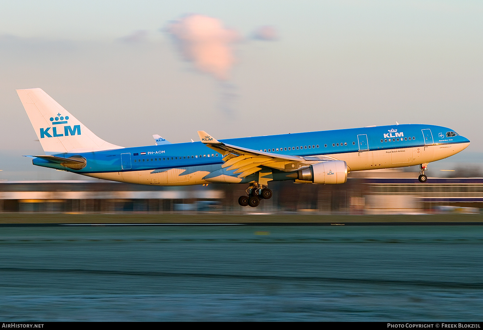 Aircraft Photo of PH-AOM | Airbus A330-203 | KLM - Royal Dutch Airlines | AirHistory.net #428430