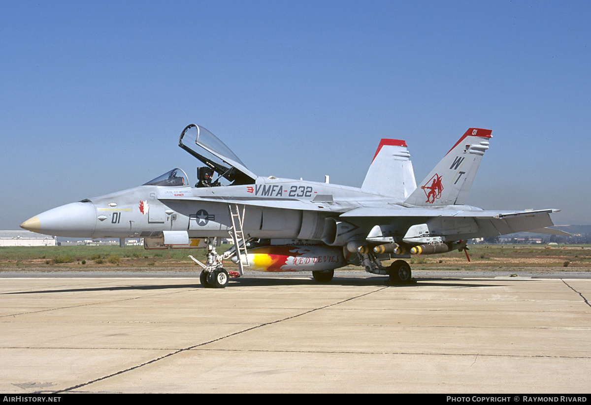 Aircraft Photo of 163702 | McDonnell Douglas F/A-18C Hornet | USA - Marines | AirHistory.net #428489