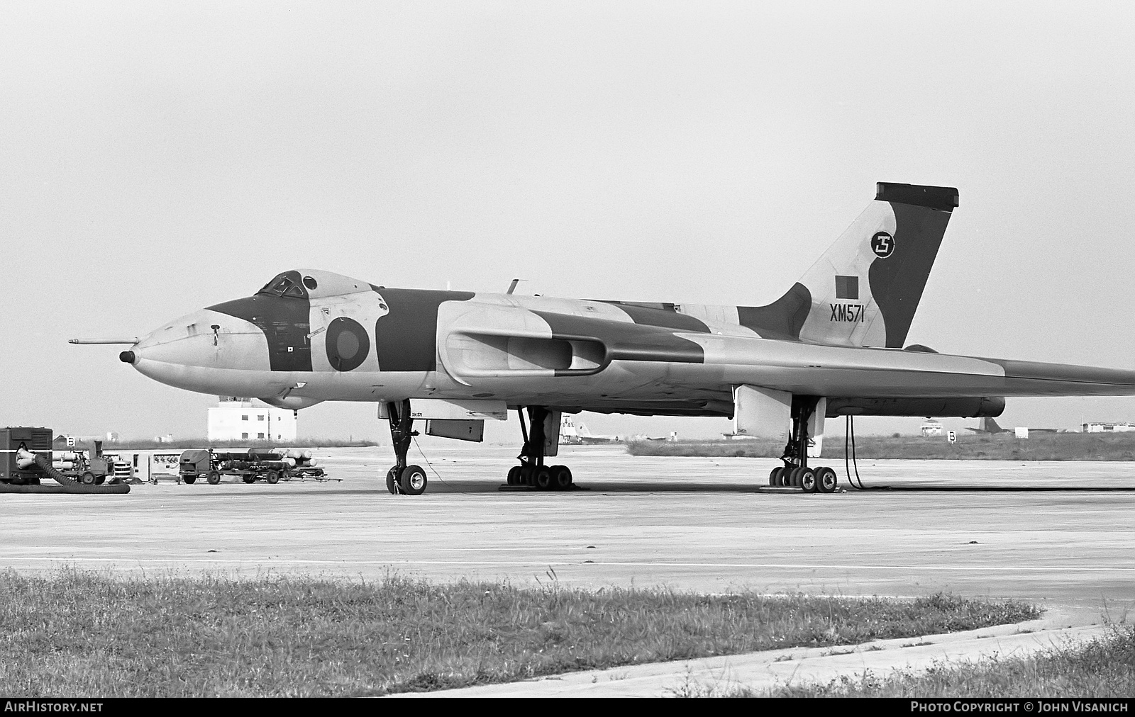 Aircraft Photo of XM571 | Avro 698 Vulcan B.2 | UK - Air Force | AirHistory.net #428579