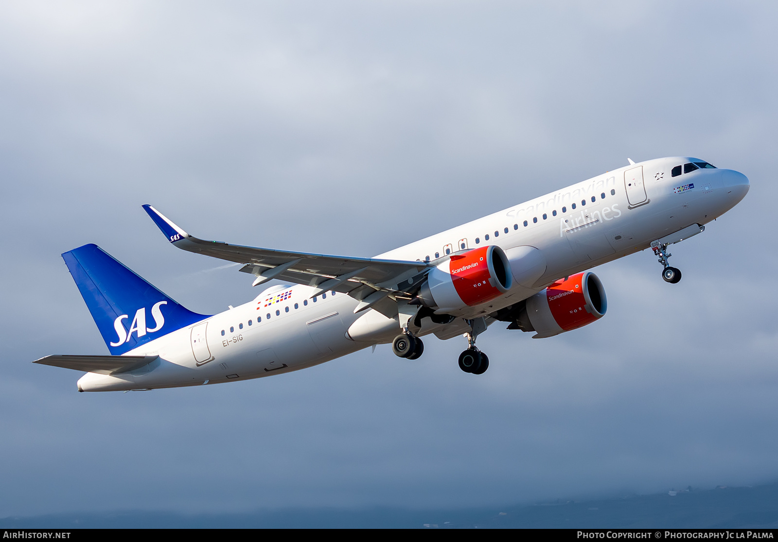 Aircraft Photo of EI-SIG | Airbus A320-251N | Scandinavian Airlines - SAS | AirHistory.net #428628