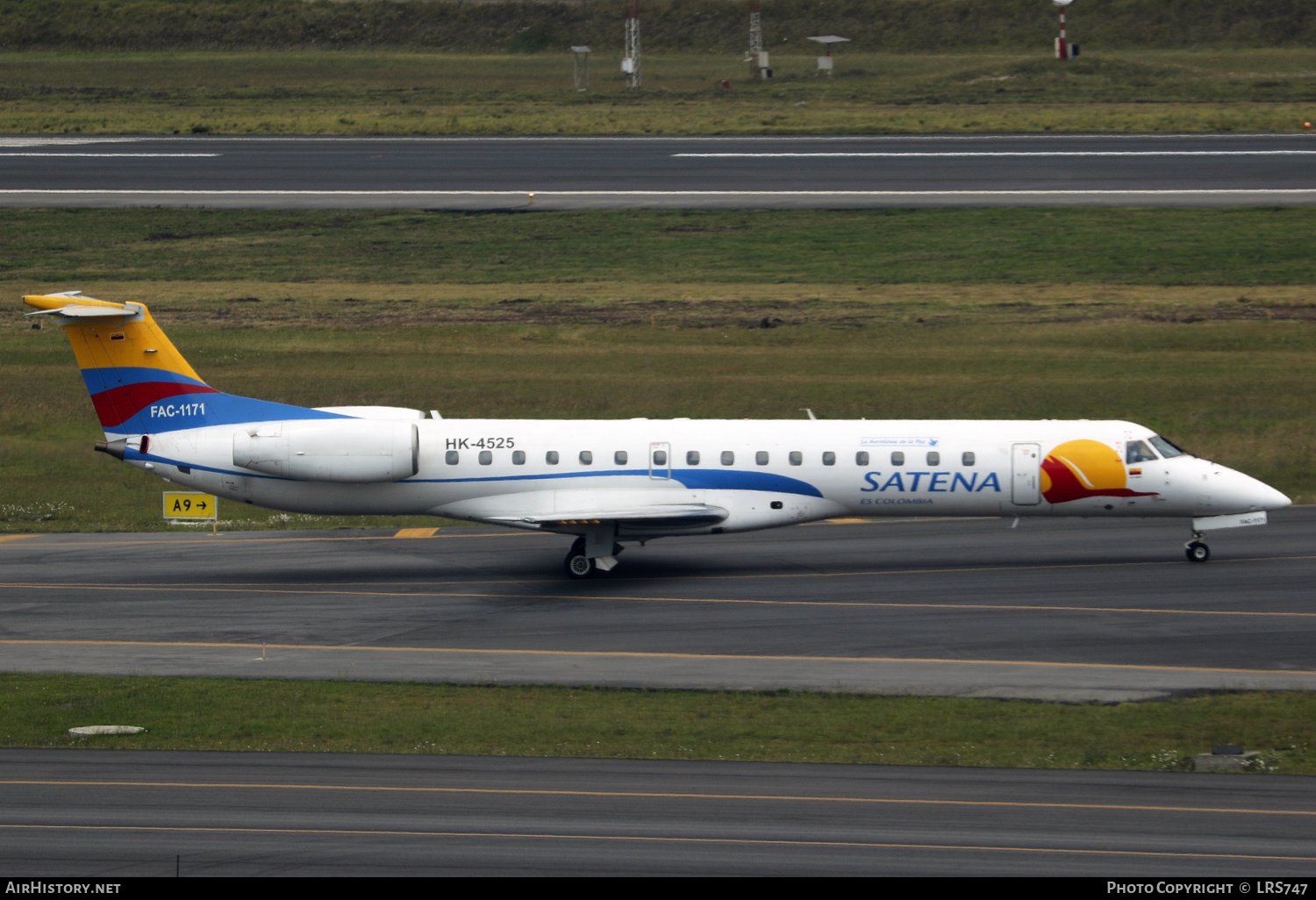 Aircraft Photo of FAC-1171 / HK-4525 | Embraer ERJ-145LR (EMB-145LR) | Colombia - Satena | AirHistory.net #428661
