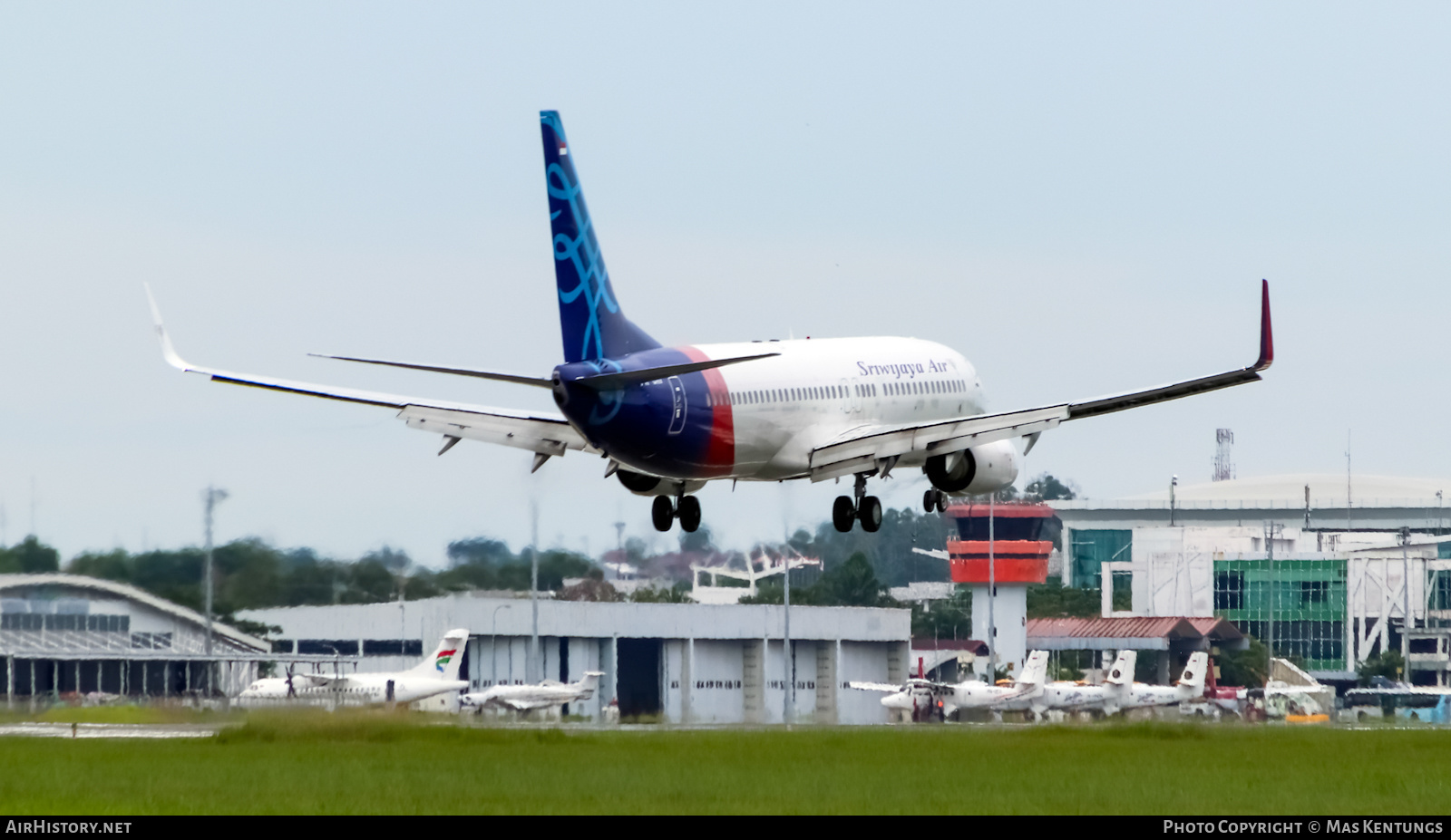 Aircraft Photo of PK-CRI | Boeing 737-86N | Sriwijaya Air | AirHistory.net #428900