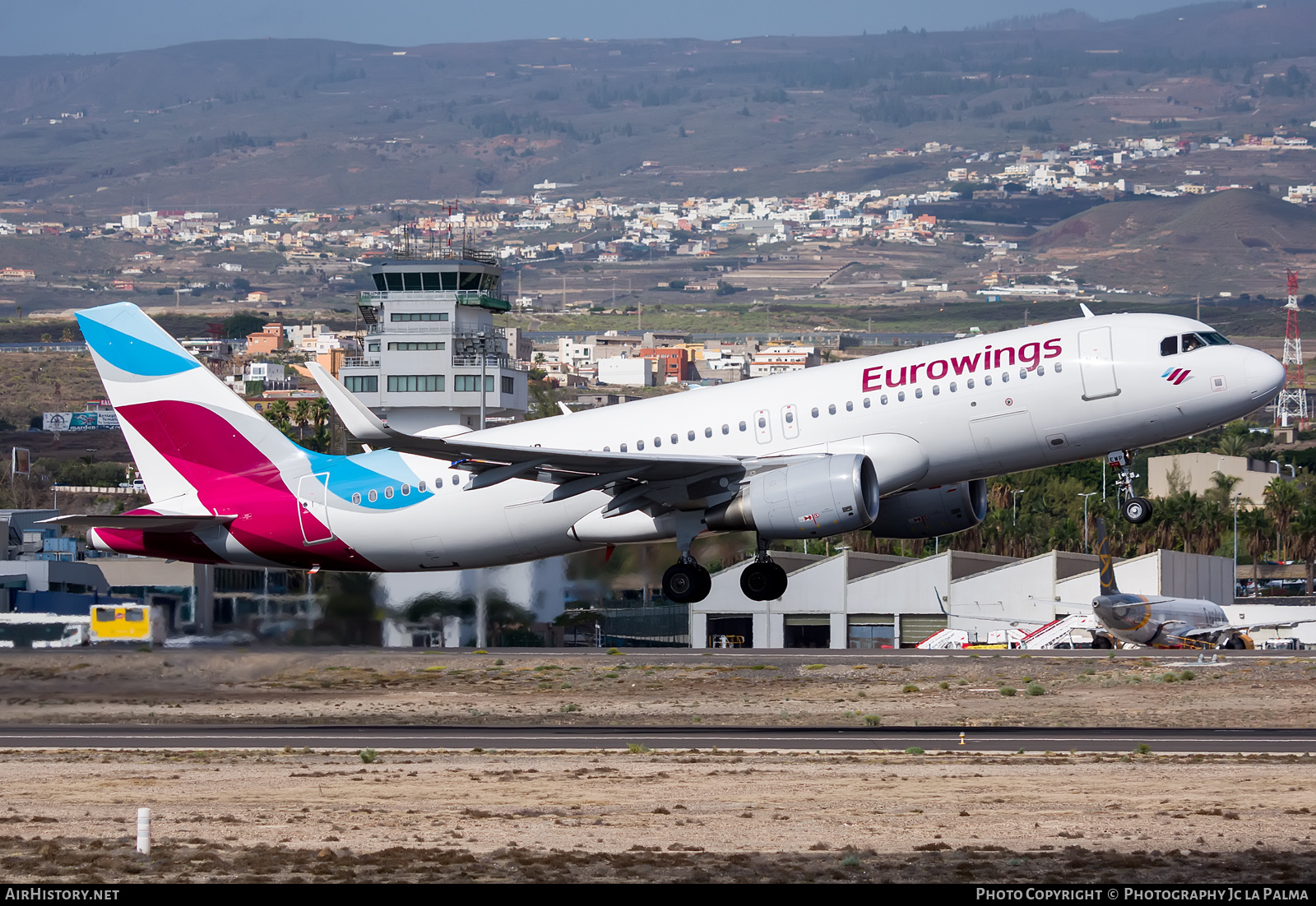 Aircraft Photo of D-AEWP | Airbus A320-214 | Eurowings | AirHistory.net #428964