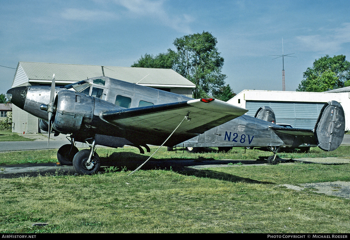 Aircraft Photo of N28V | Beech E18S | AirHistory.net #428982