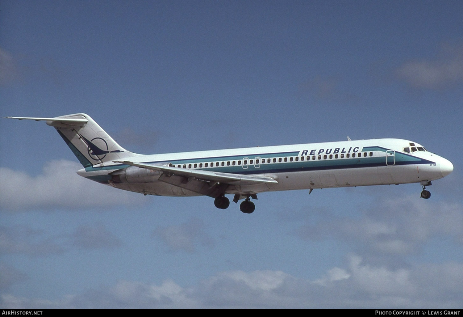 Aircraft Photo of N940N | McDonnell Douglas DC-9-31 | Republic Airlines | AirHistory.net #429003