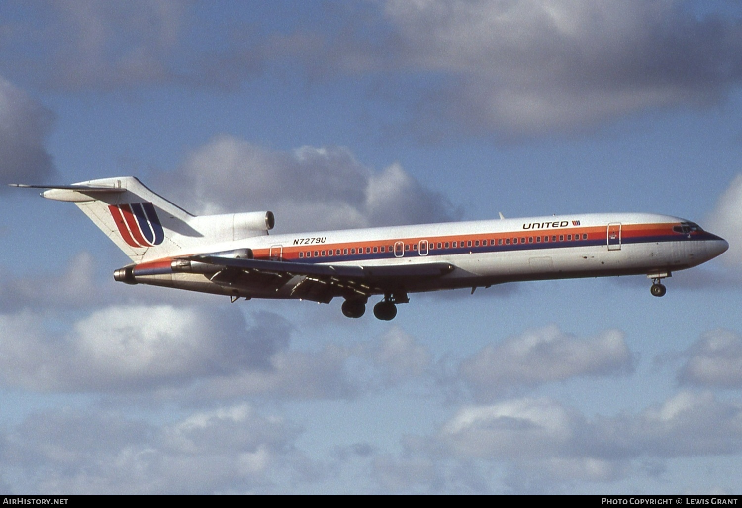 Aircraft Photo of N7279U | Boeing 727-222/Adv | United Airlines | AirHistory.net #429008
