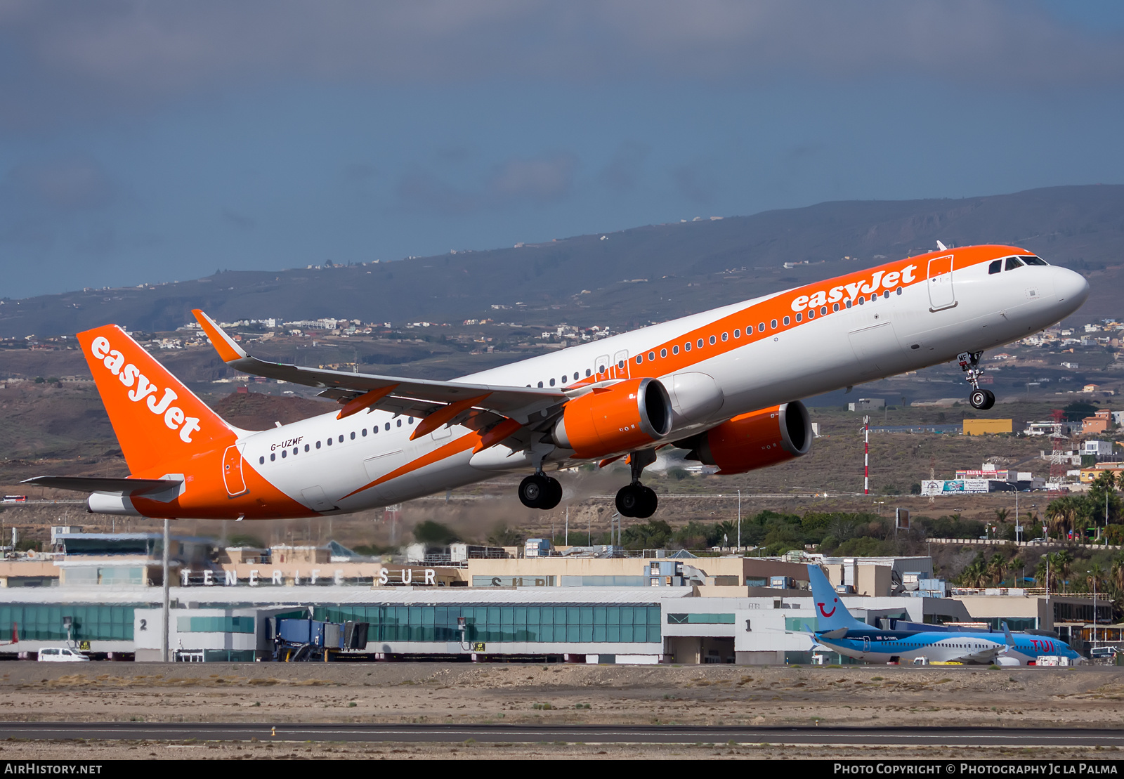 Aircraft Photo of G-UZMF | Airbus A321-251NX | EasyJet | AirHistory.net #429022