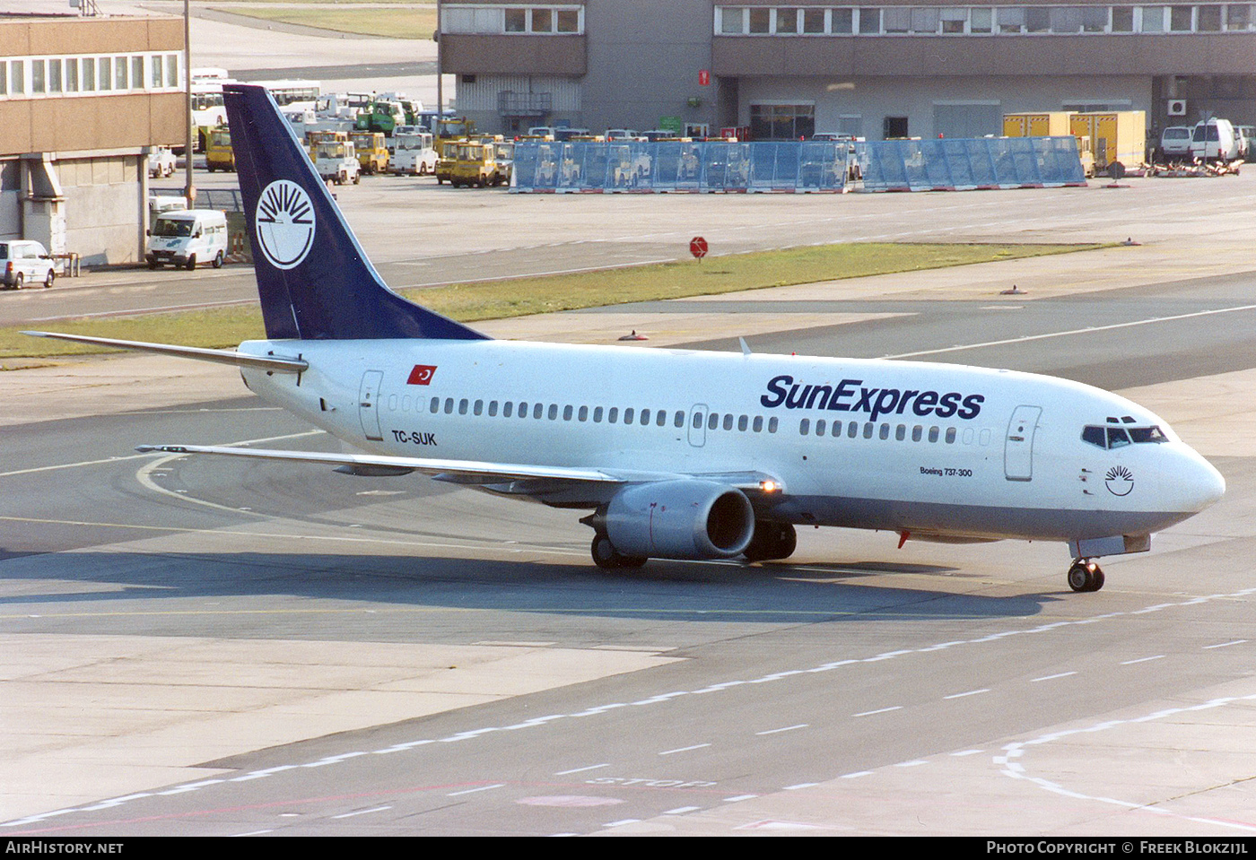 Aircraft Photo of TC-SUK | Boeing 737-330 | SunExpress | AirHistory.net #429075