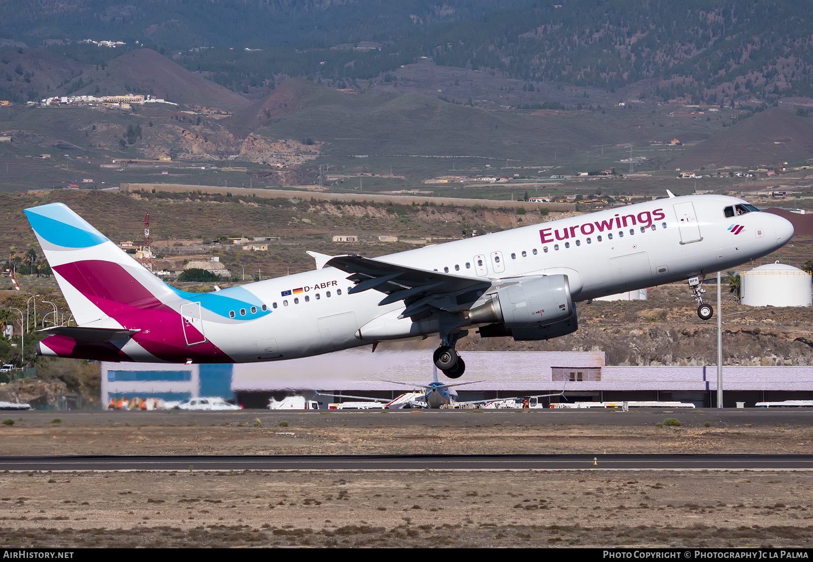 Aircraft Photo of D-ABFR | Airbus A320-214 | Eurowings | AirHistory.net #429247