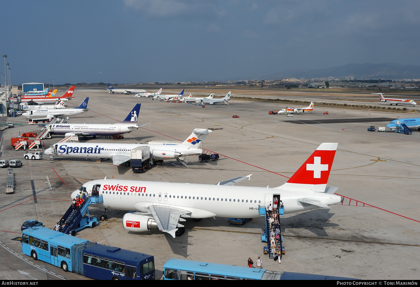 Aircraft Photo of HB-IJU | Airbus A320-214 | Swiss Sun | AirHistory.net #429346