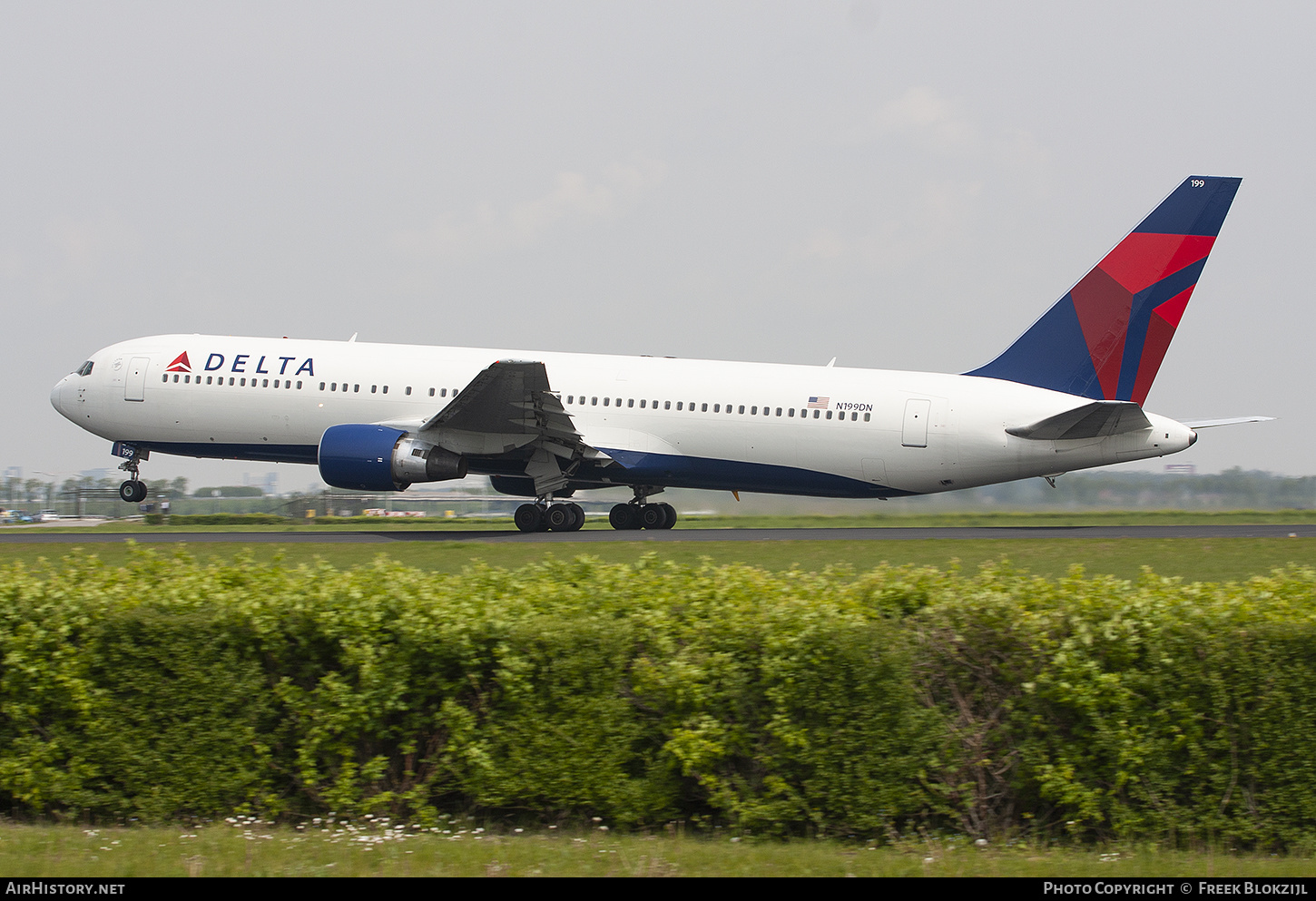 Aircraft Photo of N199DN | Boeing 767-332/ER | Delta Air Lines | AirHistory.net #429392