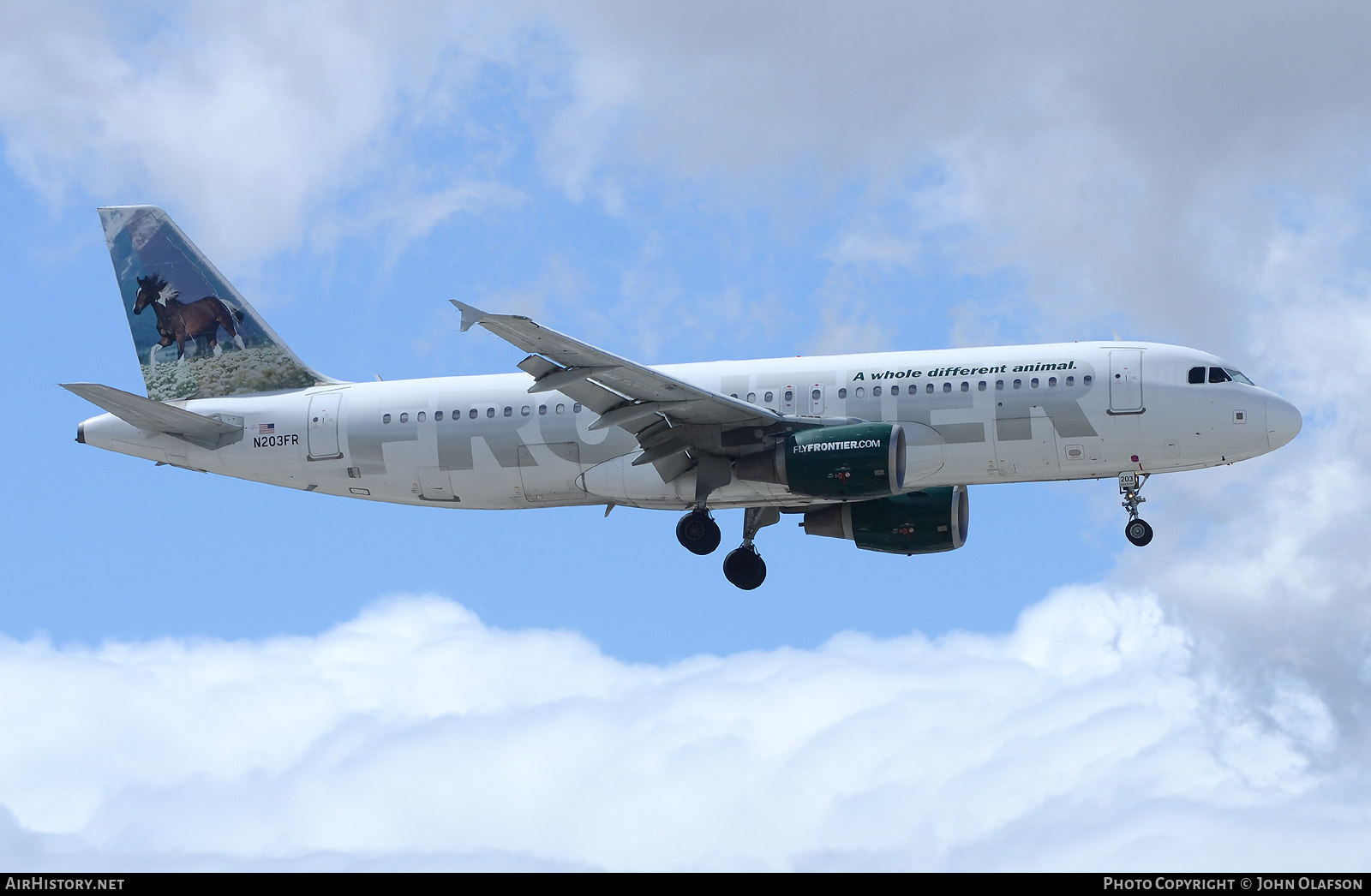 Aircraft Photo of N203FR | Airbus A320-214 | Frontier Airlines | AirHistory.net #429434