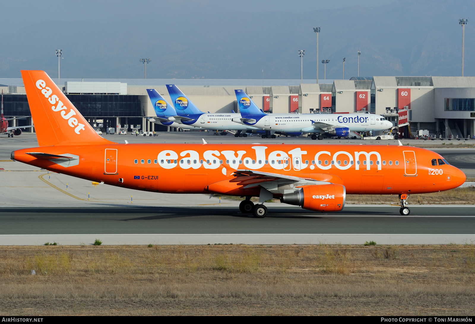 Aircraft Photo of G-EZUI | Airbus A320-214 | EasyJet | AirHistory.net #429468