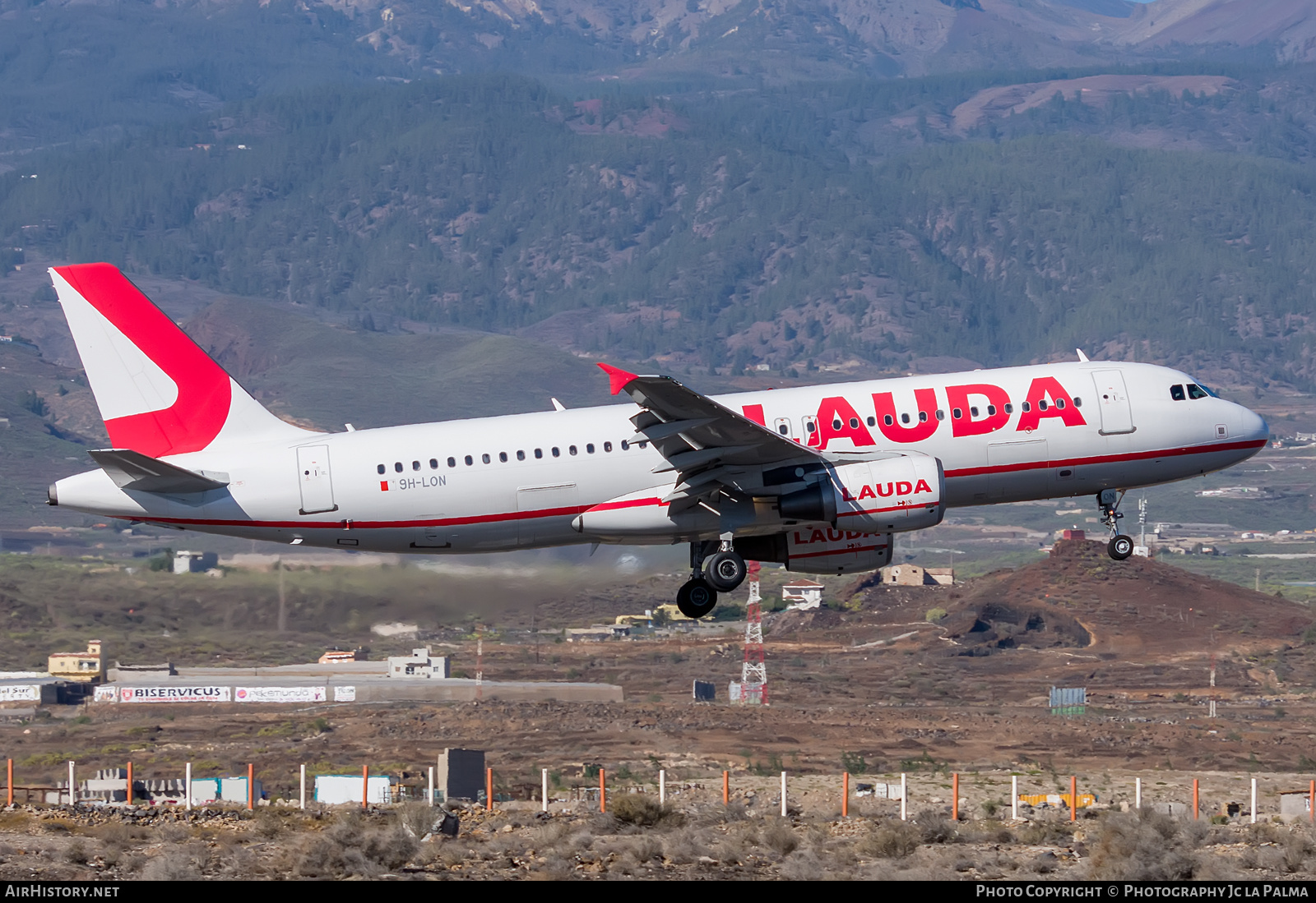 Aircraft Photo of 9H-LON | Airbus A320-214 | Lauda | AirHistory.net #429503