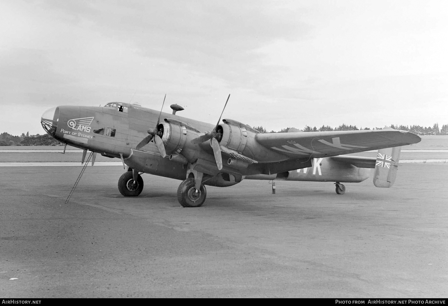 Aircraft Photo of G-AIWK | Handley Page HP-70 Halifax C8 | LAMS - London Aero & Motor Services | AirHistory.net #429544