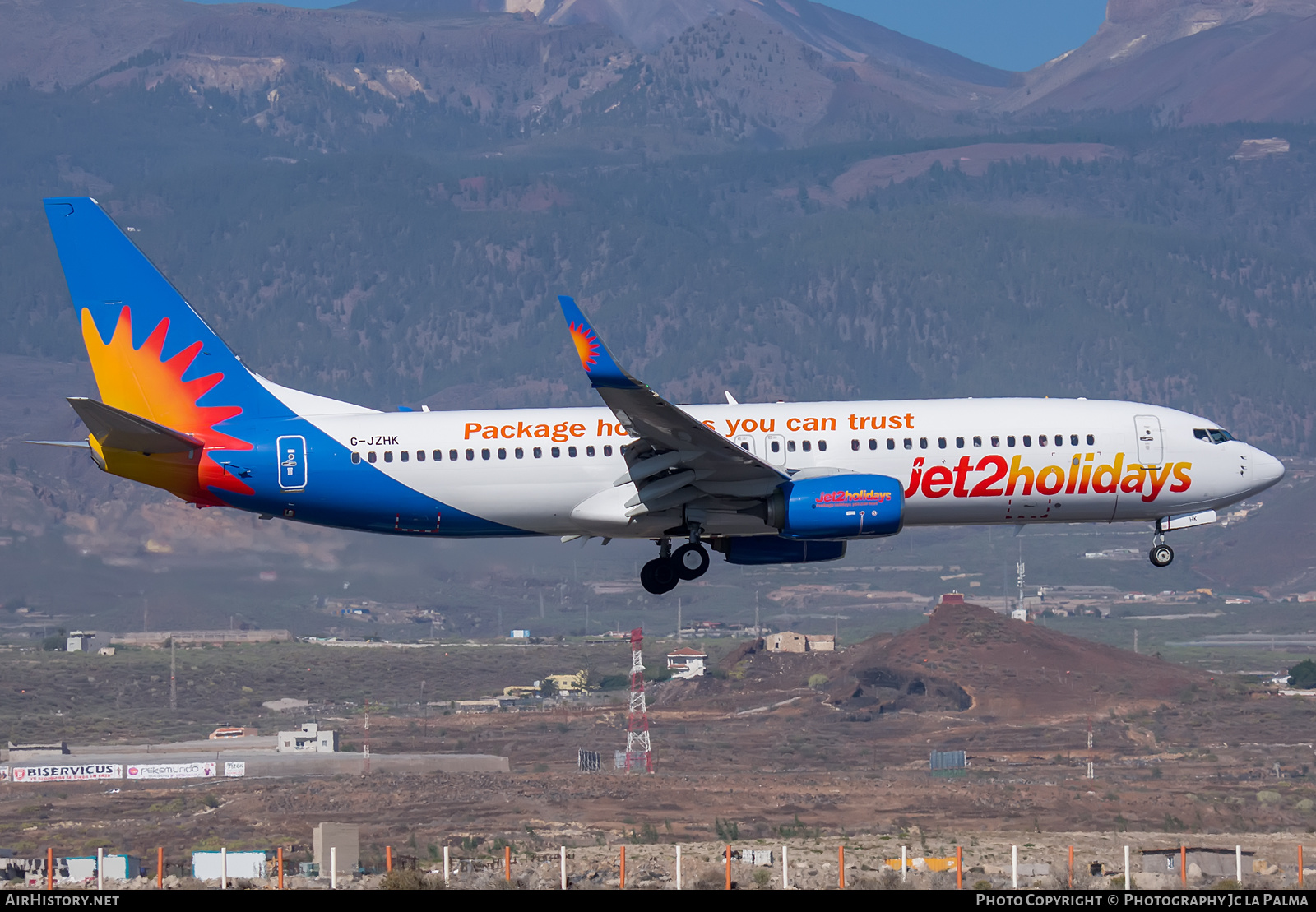 Aircraft Photo of G-JZHK | Boeing 737-800 | Jet2 Holidays | AirHistory.net #429724