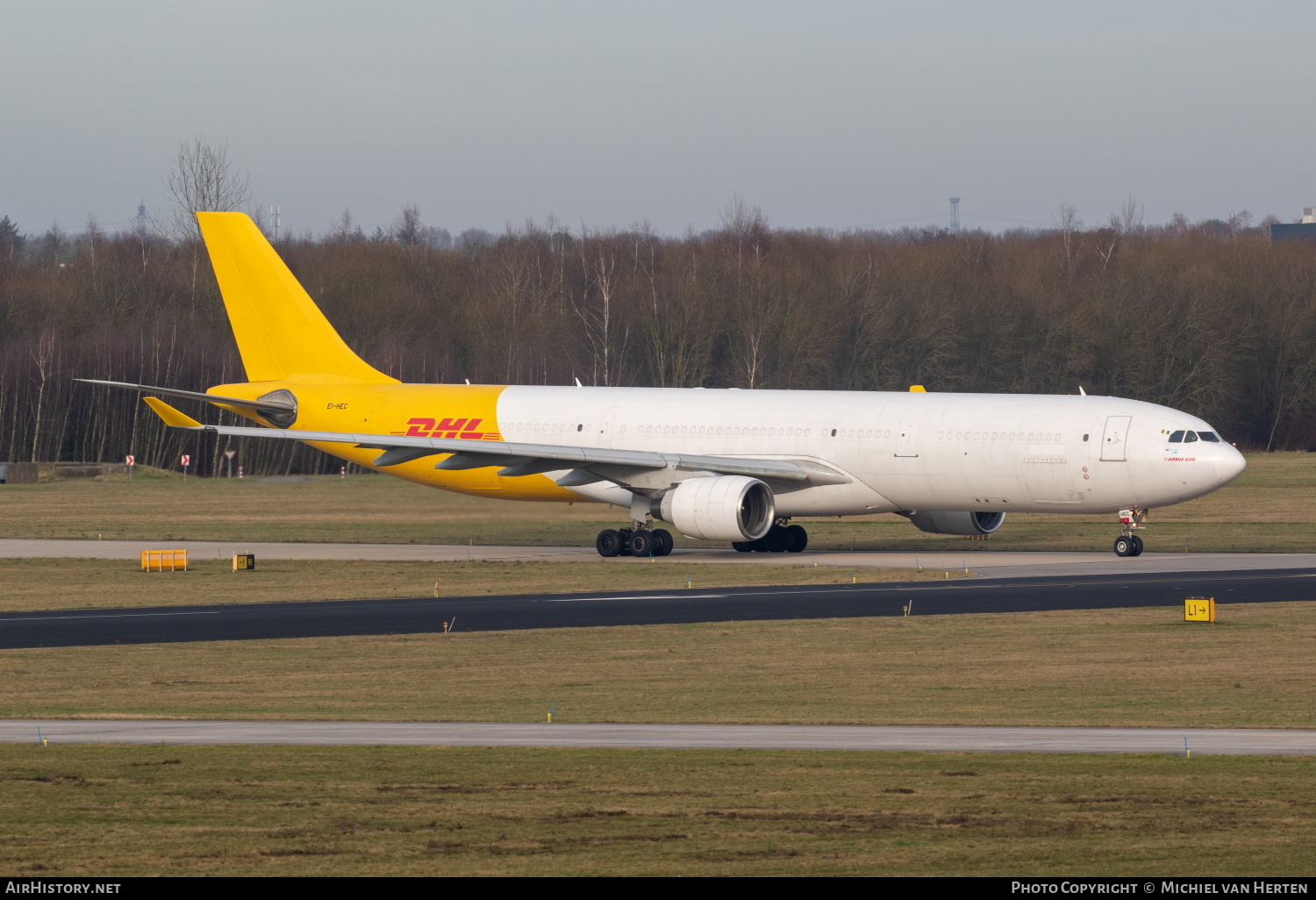 Aircraft Photo of EI-HEC | Airbus A330-322/F | DHL International | AirHistory.net #429863