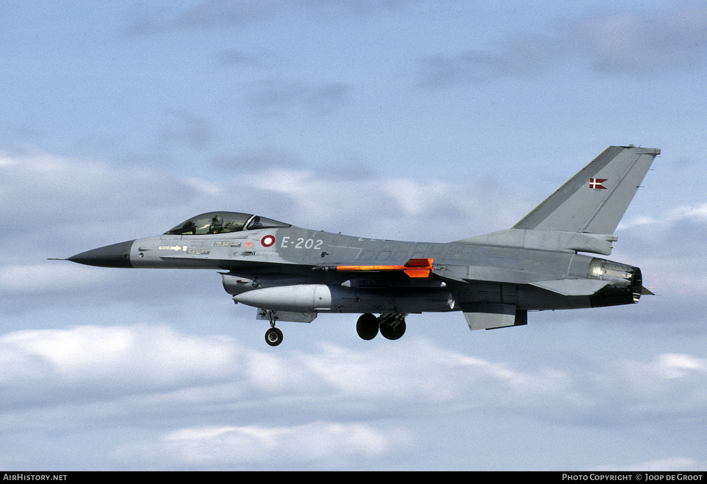 Aircraft Photo of E-202 | General Dynamics F-16A Fighting Falcon | Denmark - Air Force | AirHistory.net #430092