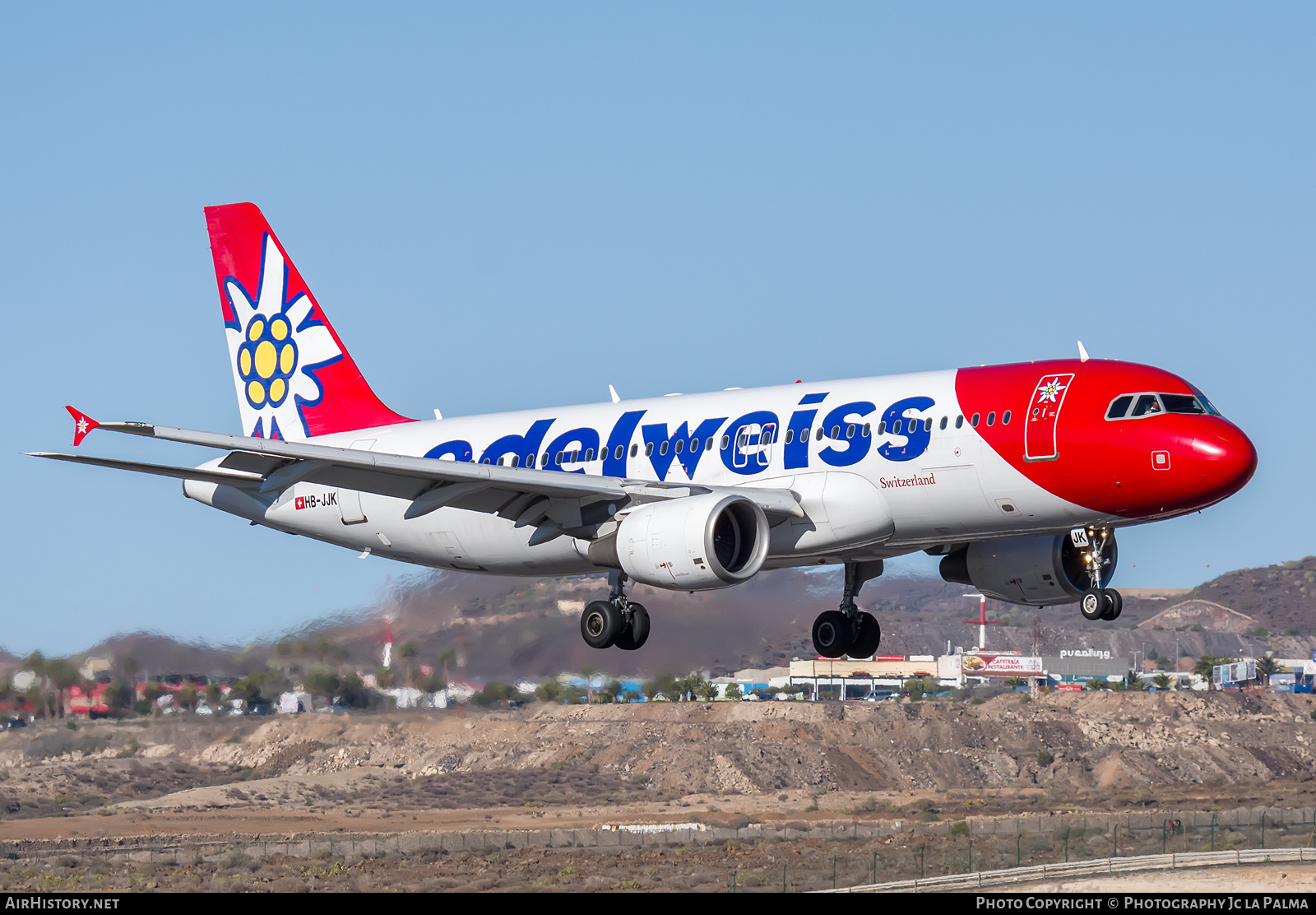 Aircraft Photo of HB-JJK | Airbus A320-214 | Edelweiss Air | AirHistory.net #430206