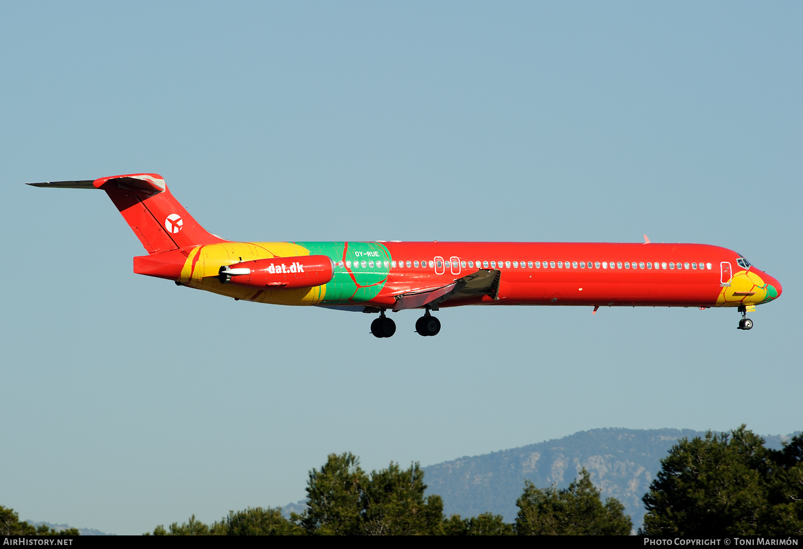 Aircraft Photo of OY-RUE | McDonnell Douglas MD-83 (DC-9-83) | Danish Air Transport - DAT | AirHistory.net #430257