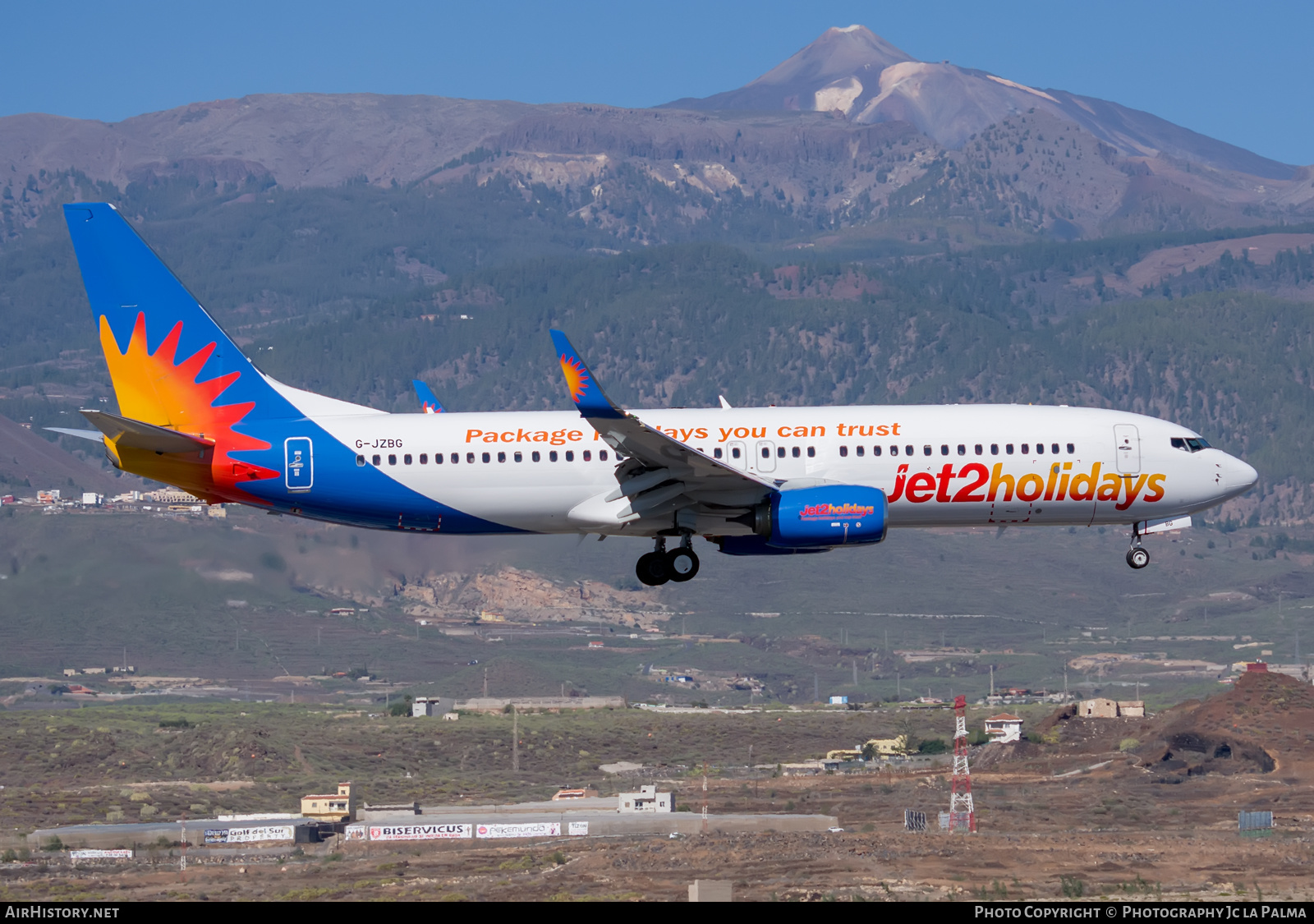 Aircraft Photo of G-JZBG | Boeing 737-800 | Jet2 Holidays | AirHistory.net #430333