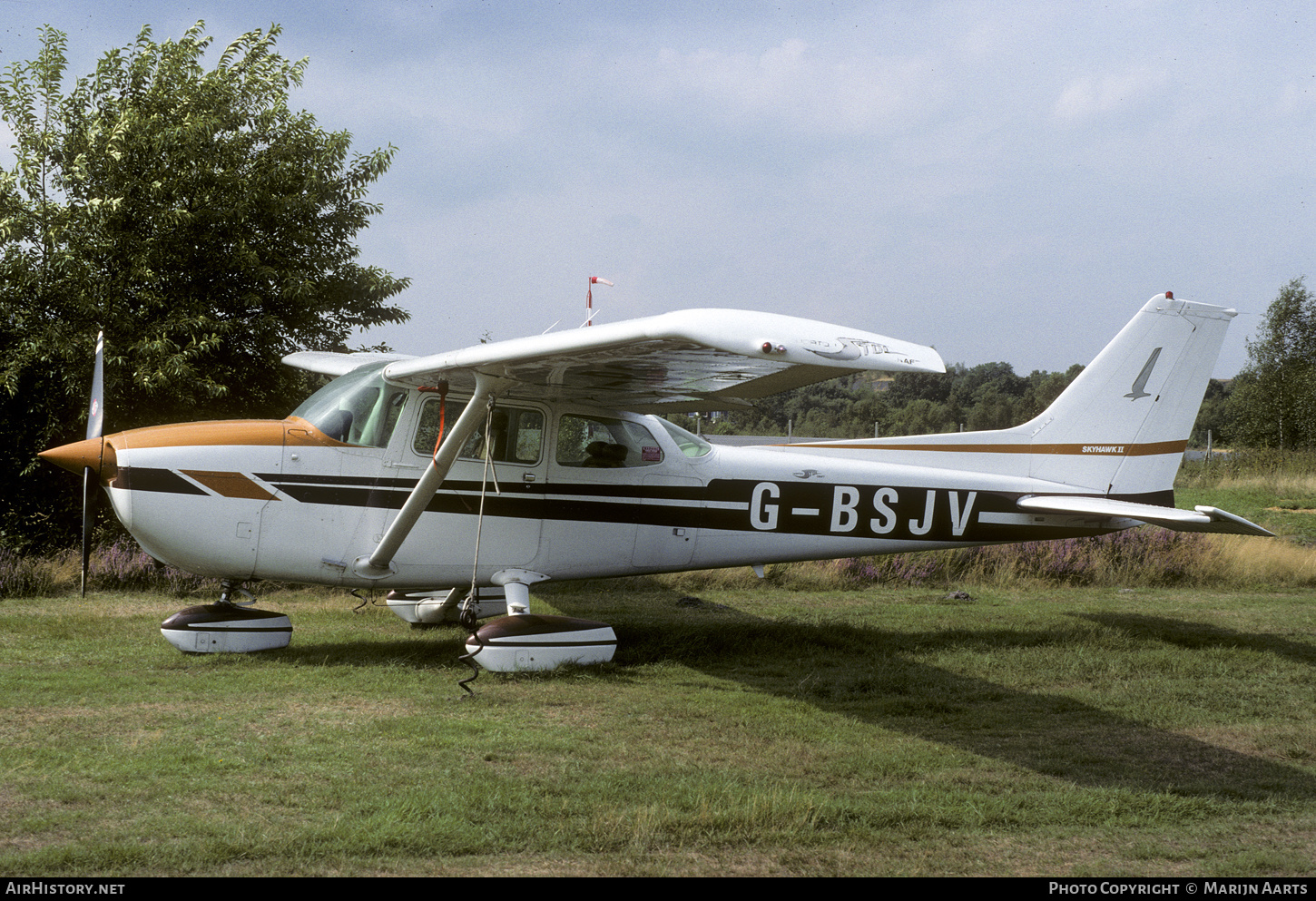 Aircraft Photo of G-BSJV | Cessna 172N Skyhawk II | AirHistory.net #430412