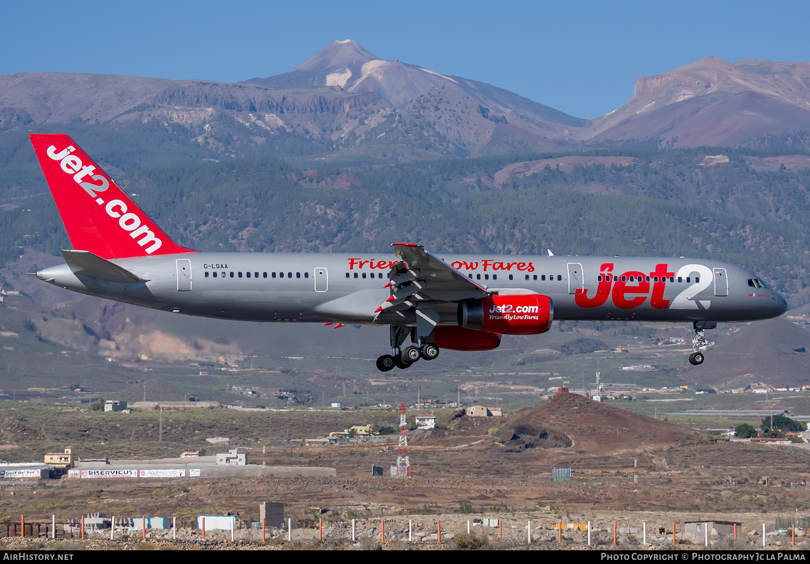 Aircraft Photo of G-LSAA | Boeing 757-236 | Jet2 | AirHistory.net #430414