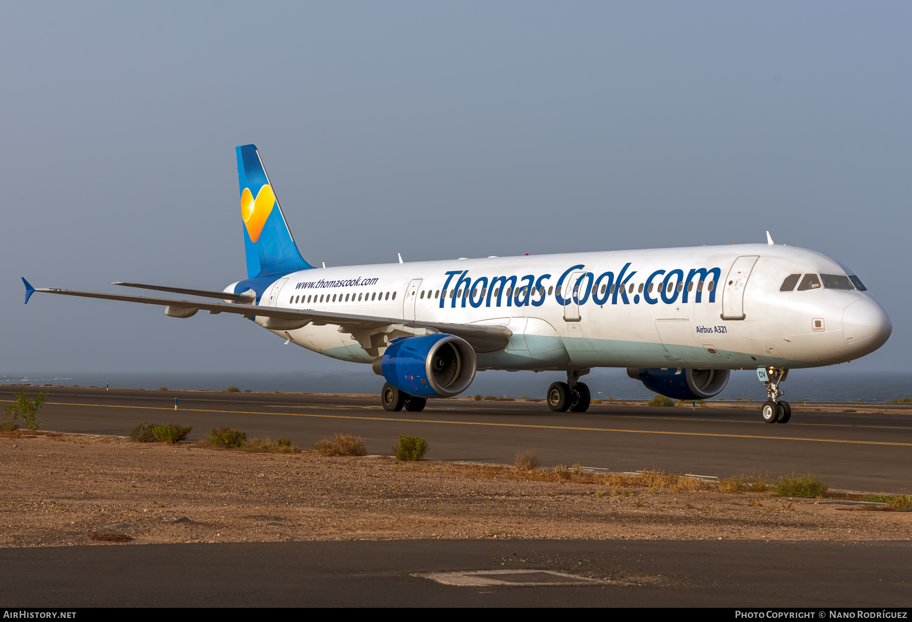 Aircraft Photo of G-TCDV | Airbus A321-211 | Thomas Cook Airlines | AirHistory.net #430725