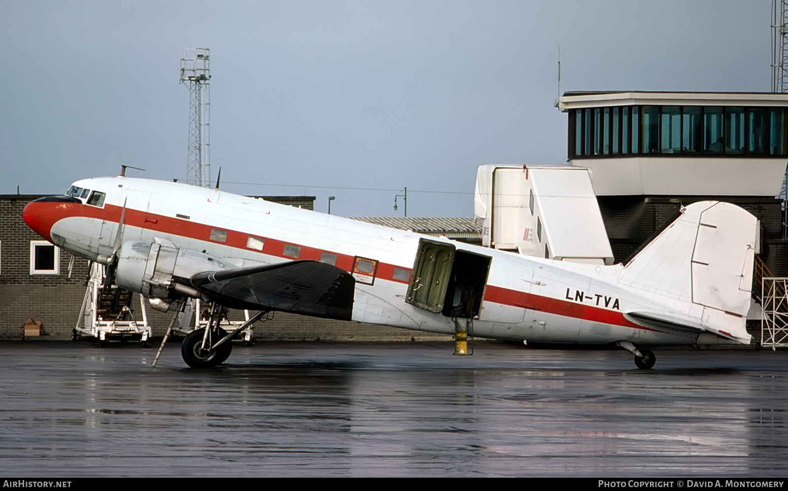 Aircraft Photo of LN-TVA | Douglas C-47A Skytrain | Norwegian Overseas Airways | AirHistory.net #431016