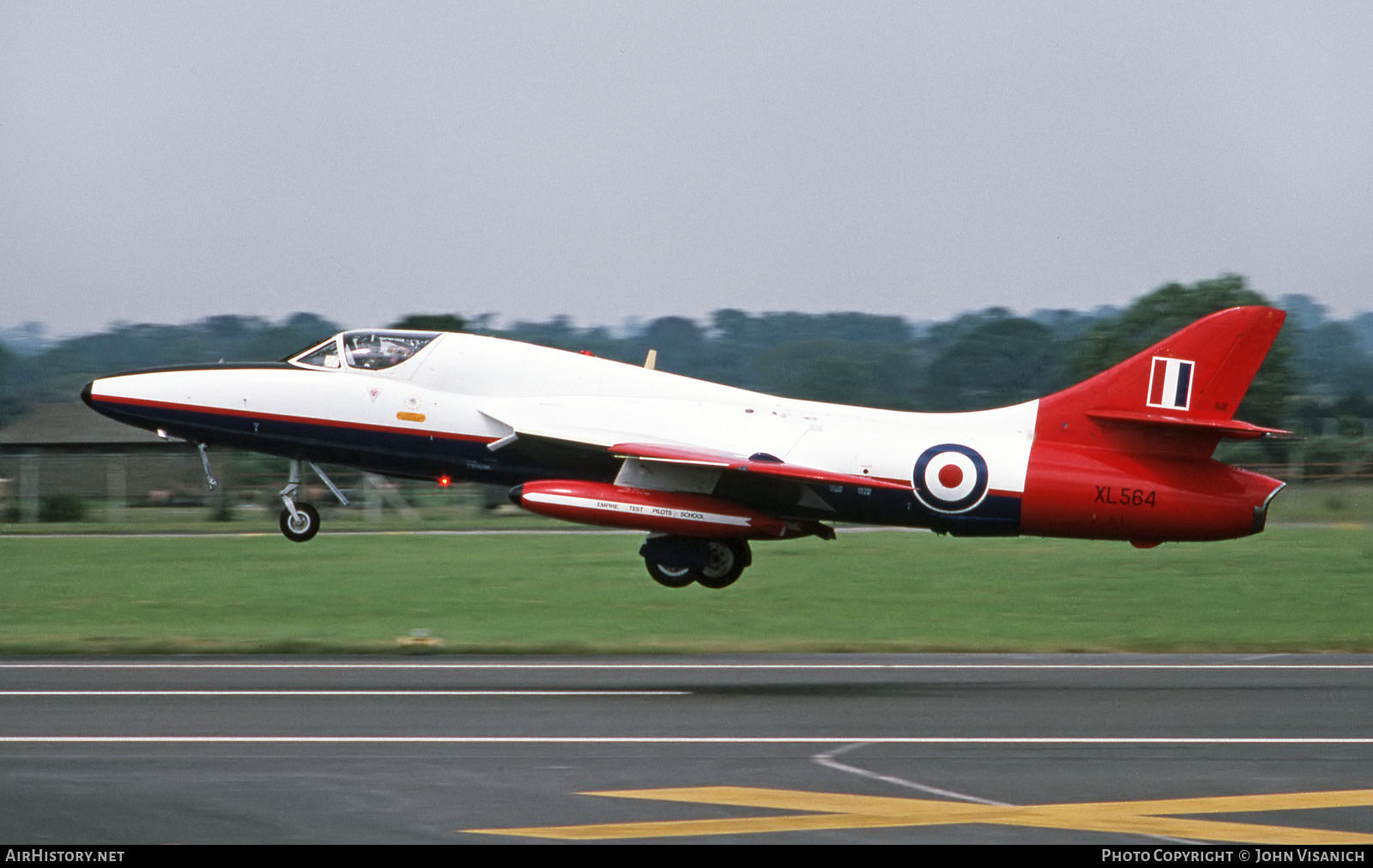 Aircraft Photo of XL564 | Hawker Hunter T7 | UK - Air Force | AirHistory.net #431136