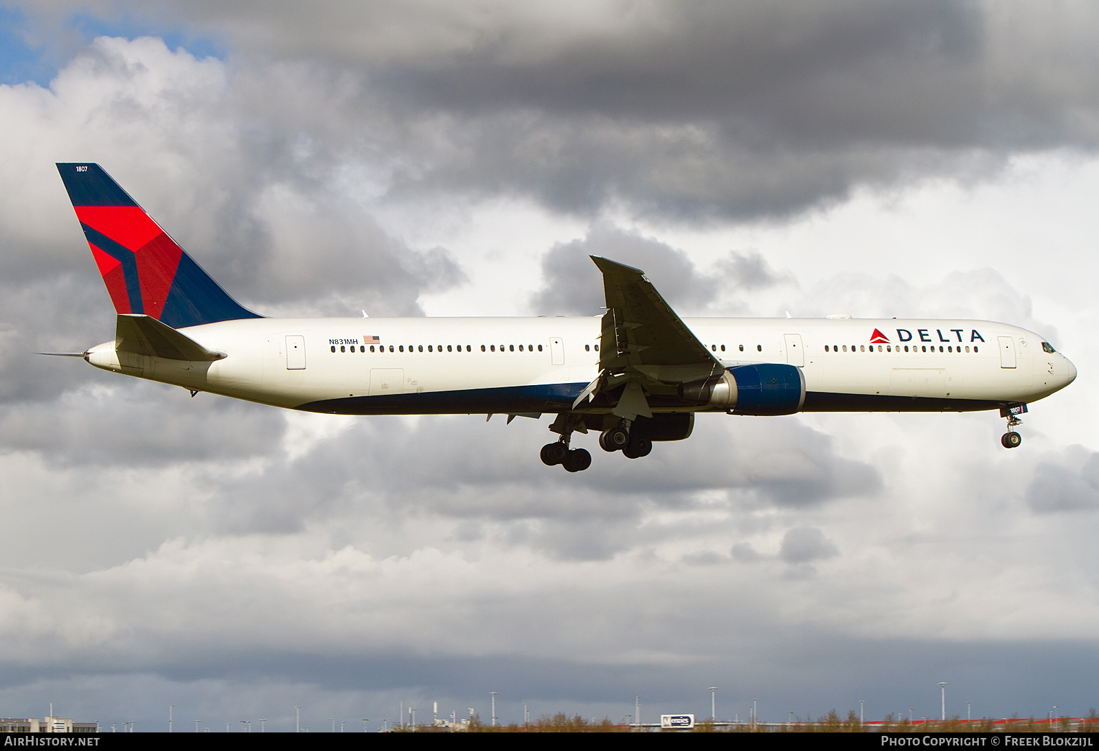 Aircraft Photo of N831MH | Boeing 767-432/ER | Delta Air Lines | AirHistory.net #431192