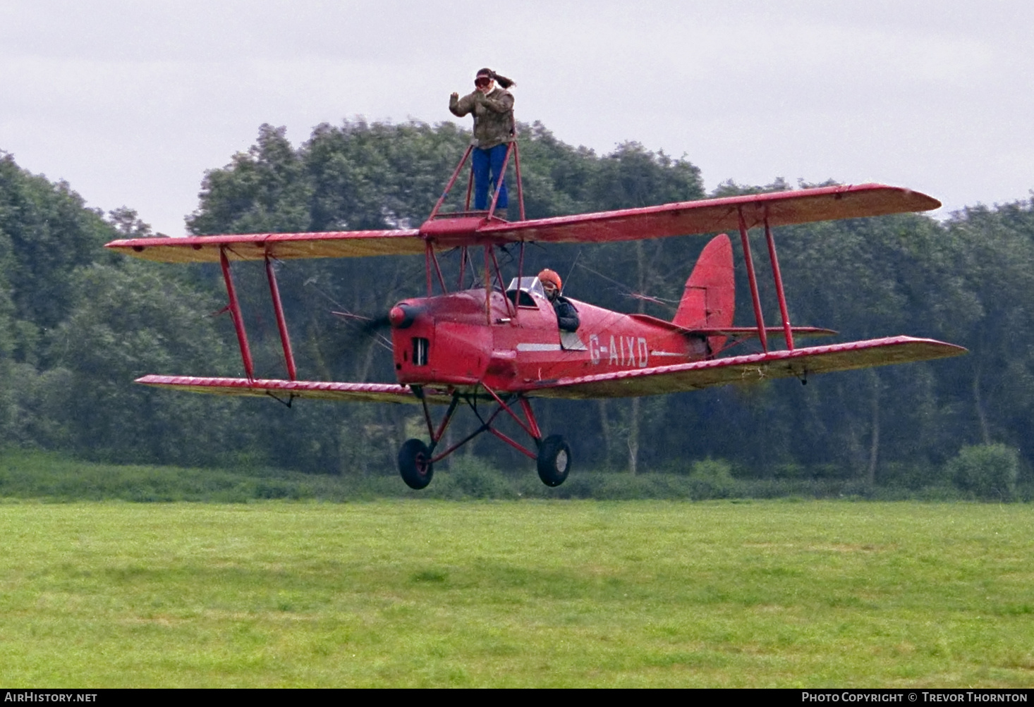 Aircraft Photo of G-AIXD | De Havilland D.H. 82A Tiger Moth II | Oliver Flying Circus | AirHistory.net #431291